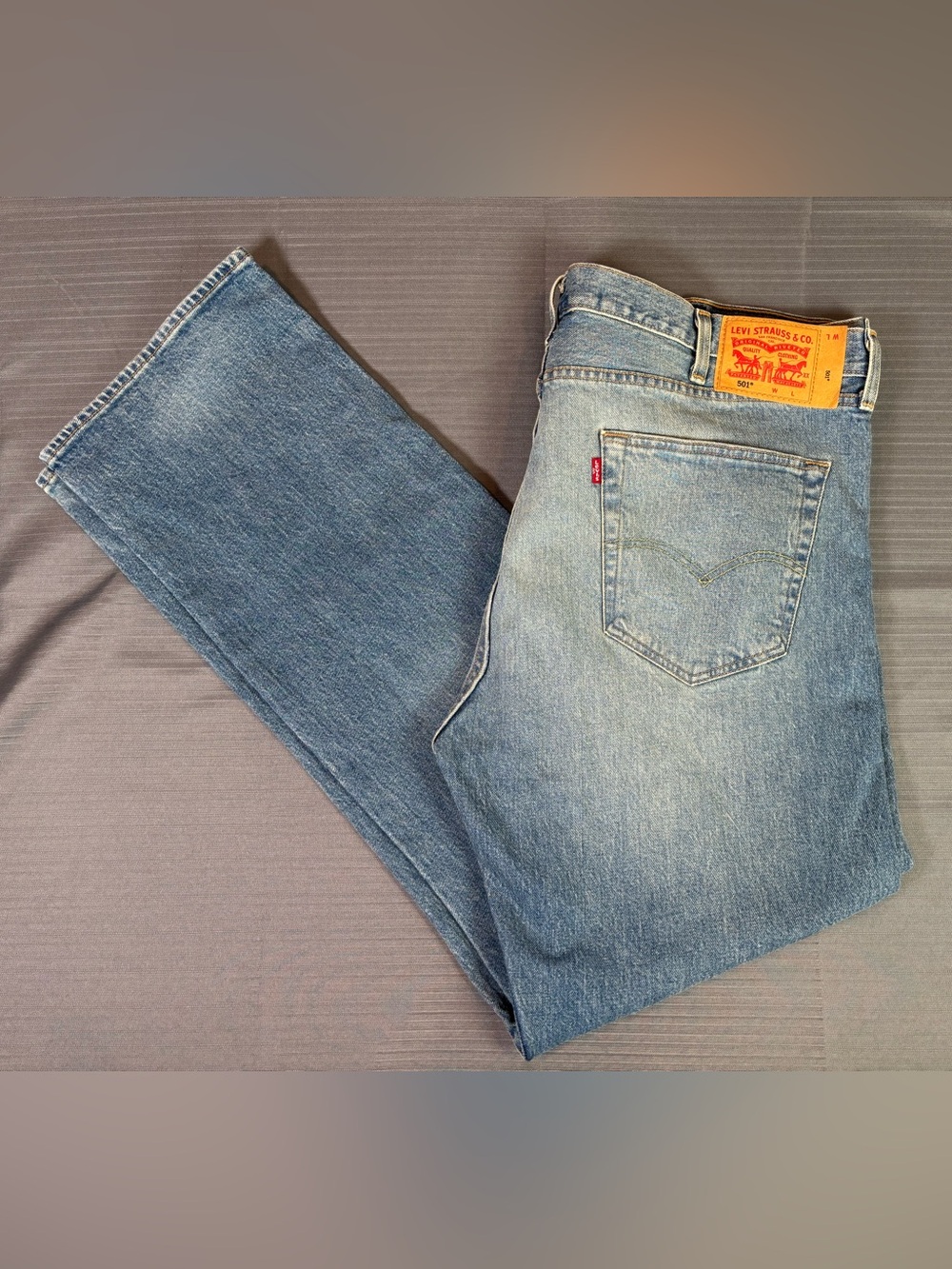 Levi’s 501 Original Fit Jeans Men’s 42x34 Medium Wash Button Fly Straight Leg